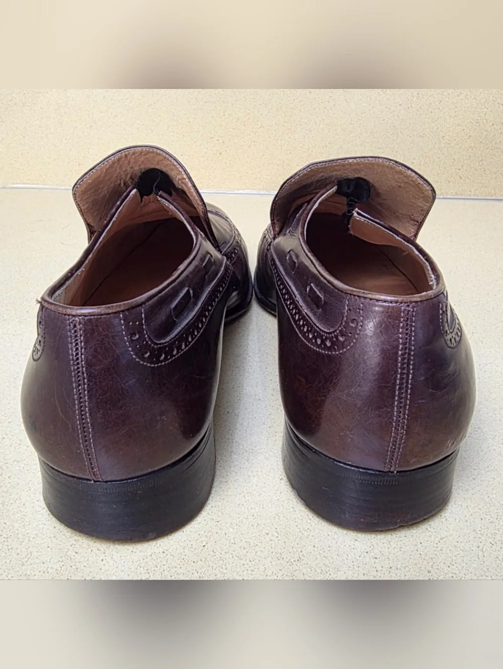 FERRAGAMO Italian Brown Leather Tassel Loafers, size 10, shoe tree included